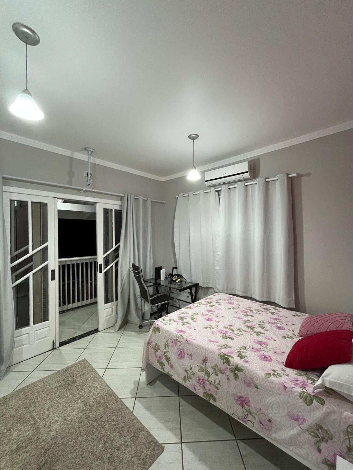 Casa Com Piscina 12 Pessoas